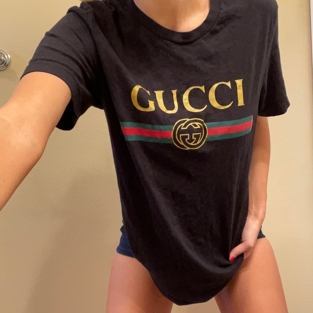 Gucci black Tee Shirt Size Small